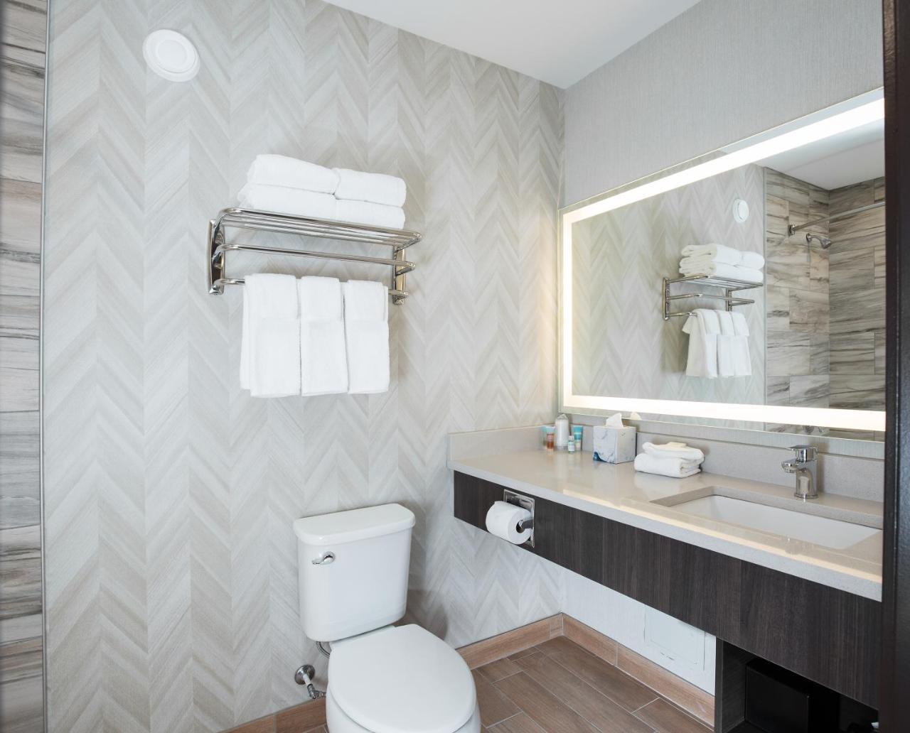 Pomeroy Inn & Suites 프린스조지 외부 사진