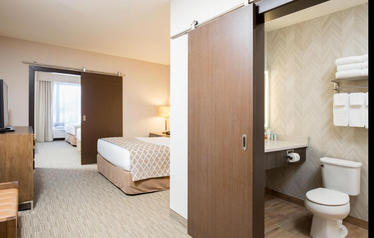 Pomeroy Inn & Suites 프린스조지 외부 사진